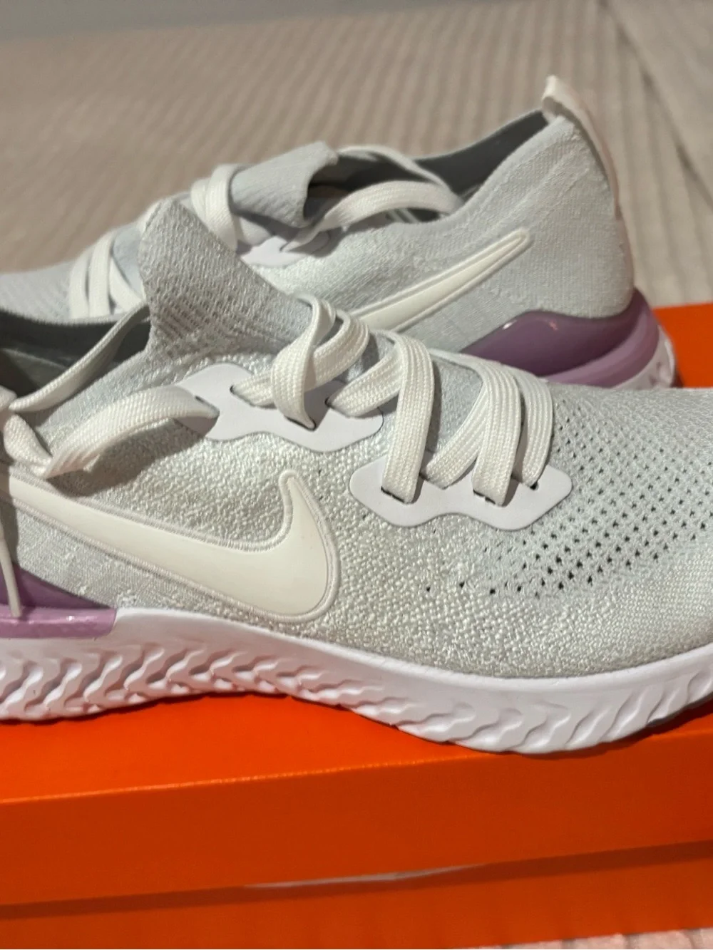 Nike Women White & Light Purple Training Sneakers - Picture 1 of 4